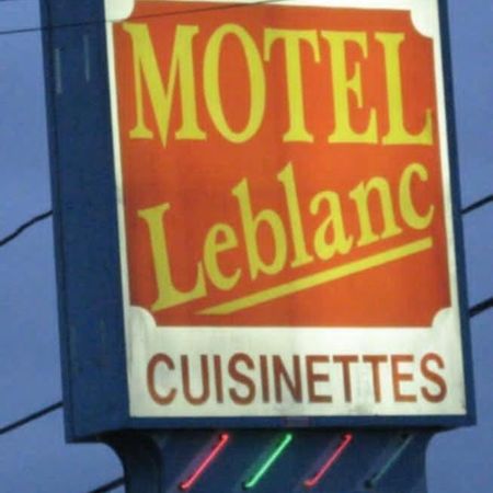Motel Leblanc Carleton-sur-Mer Bagian luar foto